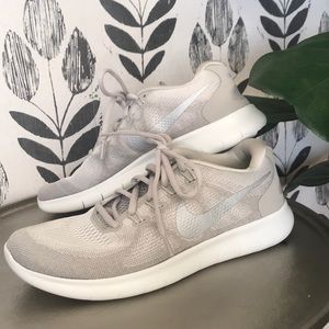 •Nike Free Tennis Shoes•